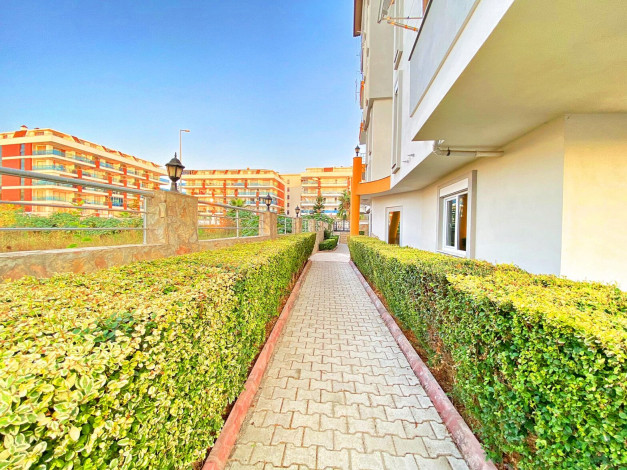 Меблированный дуплекс 5+1 с дизайнерским ремонтом в 100м от Средиземного моря в районе Кестель, 250м - Ракурс 34