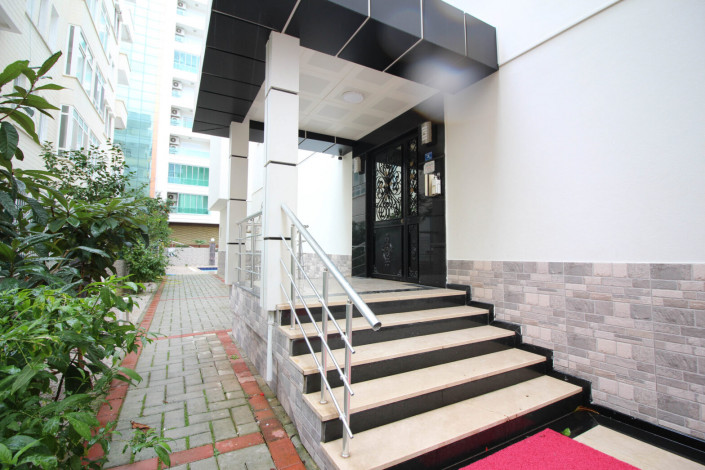 Квартира 1+1 с мебелью в центральной части района Махмутлар, 70 м2 - Ракурс 18