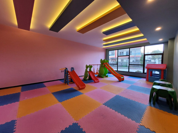 Трехкомнатная квартира в комплексе с хорошей инфраструктурой в Махмутлар, 115 м2 - Ракурс 23