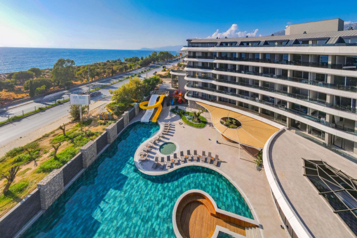 Квартира 2+1 с люкс мебелью и шикарным видом на море в комплексе на первой линии, Каргыджак, 109 м2 - Ракурс 43