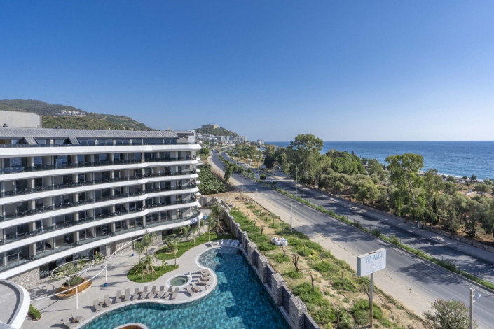 Квартира 2+1 с люкс мебелью и шикарным видом на море в комплексе на первой линии, Каргыджак, 109 м2 - Ракурс 44