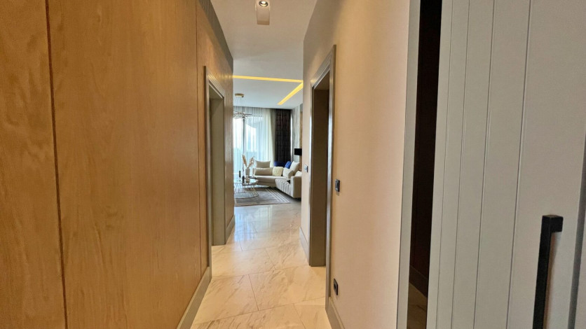 Квартира 2+1 с люкс мебелью и шикарным видом на море в комплексе на первой линии, Каргыджак, 109 м2 - Ракурс 49