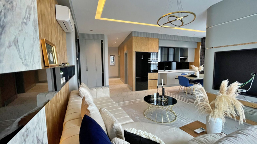 Квартира 2+1 с люкс мебелью и шикарным видом на море в комплексе на первой линии, Каргыджак, 109 м2 - Ракурс 56