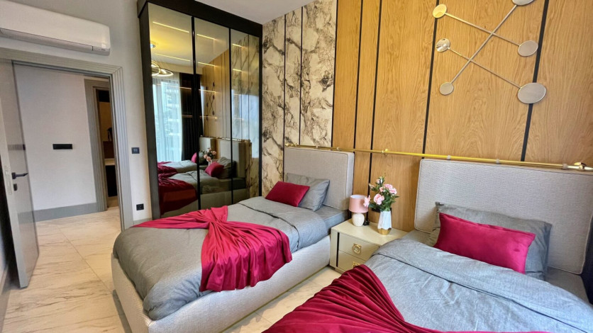 Квартира 2+1 с люкс мебелью и шикарным видом на море в комплексе на первой линии, Каргыджак, 109 м2 - Ракурс 59