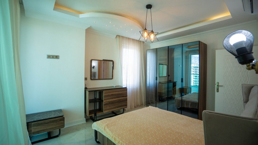 Квартира 2+1 с красивым видом на море в Махмутларе, 125 м2 - Ракурс 3