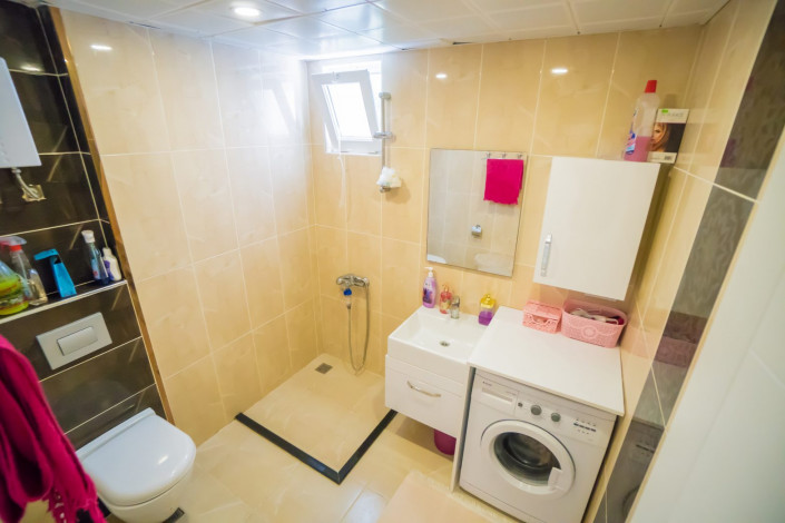 Светлая просторная квартира 1+1 с мебелью в центре Аланьи, 65 м2 - Ракурс 2