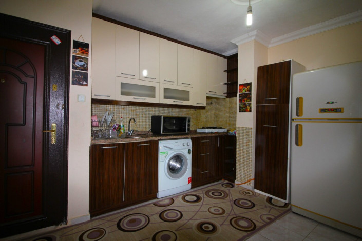 Просторная меблированная трехкомнатная квартира в пешей доступности от моря в районе Махмутлар, 110 м2 - Ракурс 3