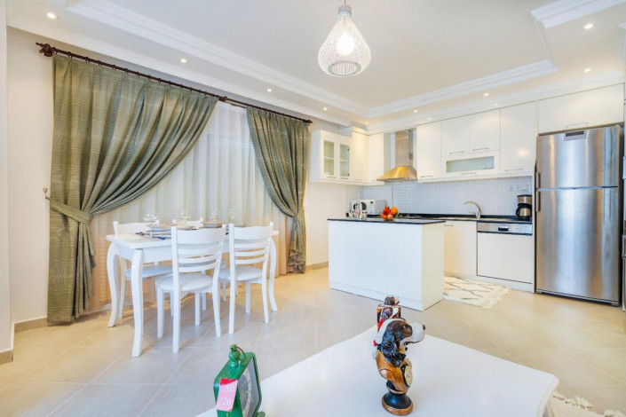 Просторная двухкомнатная квартира в центре Аланьи, 90 м2 - Ракурс 5