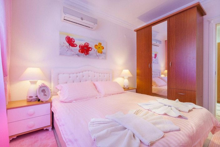 Просторная двухкомнатная квартира в центре Аланьи, 90 м2 - Ракурс 12