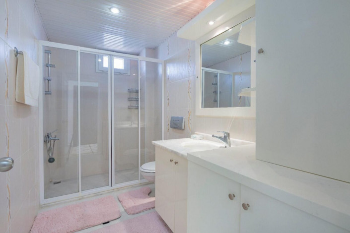 Просторная двухкомнатная квартира в центре Аланьи, 90 м2 - Ракурс 17