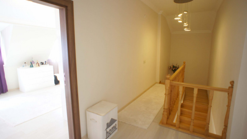 Светлый просторный пентхаус 3+1 с шикарным видом на море в районе Кестель, 240 м2 - Ракурс 25