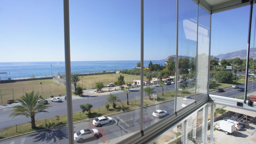 Светлый просторный пентхаус 3+1 с шикарным видом на море в районе Кестель, 240 м2 - Ракурс 34