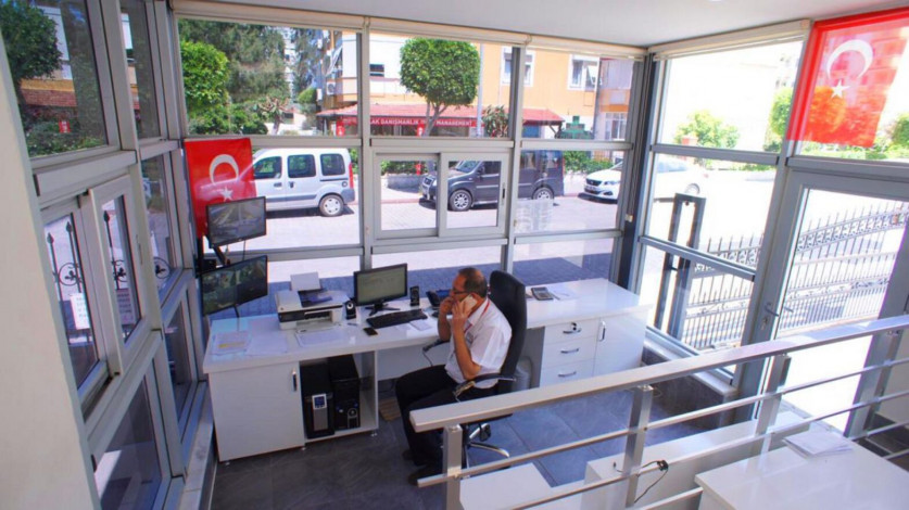 Просторная квартира 3+1 с видом на море на первой линии района Тосмур, 160 м2 - Ракурс 3