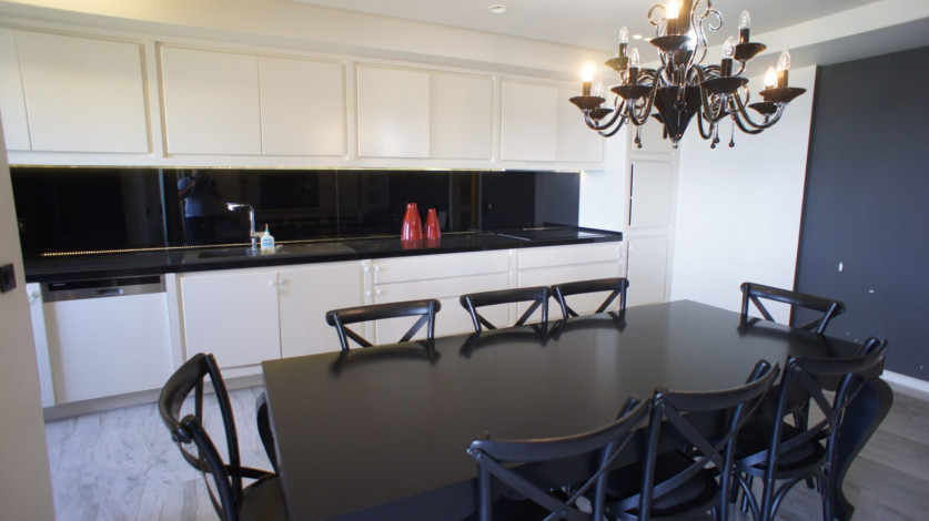 Просторная квартира 3+1 с видом на море на первой линии района Тосмур, 160 м2 - Ракурс 8