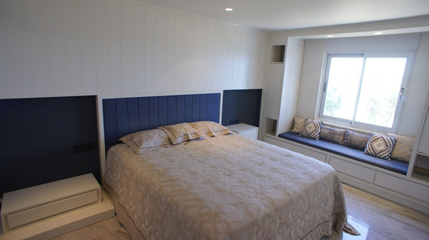 Просторная квартира 3+1 с видом на море на первой линии района Тосмур, 160 м2 - Ракурс 31