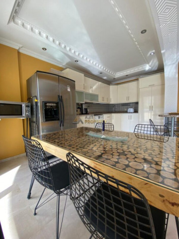 Трехкомнатная квартира с новой мебелью в Махмутларе, 130 м2 - Ракурс 24