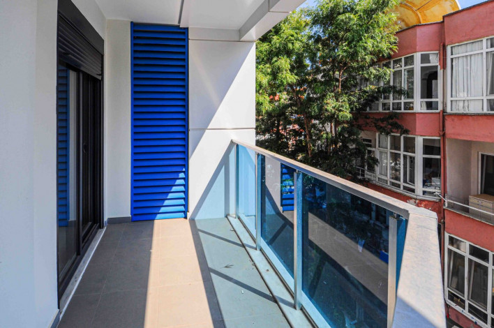 Двухкомнатная квартира в 300 метрах от моря в центре района Оба, 55 м2 - Ракурс 8