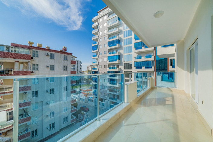 Шикарная двухкомнатная квартира с мебелью вблизи моря в Махмутлар, 60 м2 - Ракурс 9