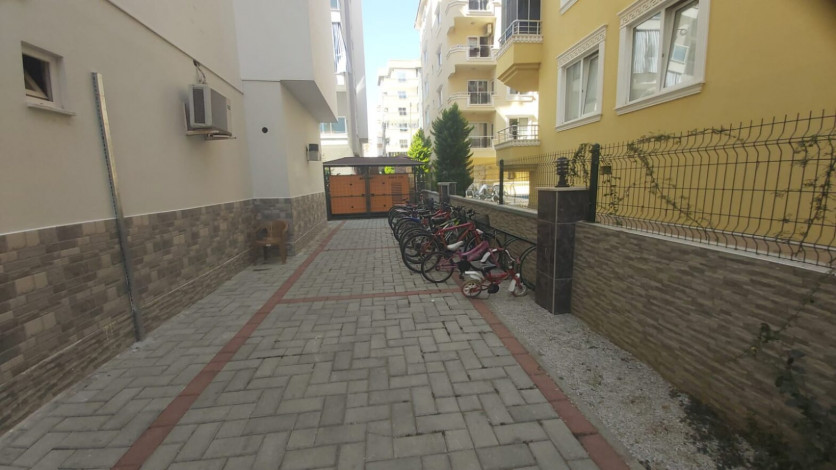 Меблированная двухкомнатная квартира в центре района Махмутлар, 50 м2 - Ракурс 17