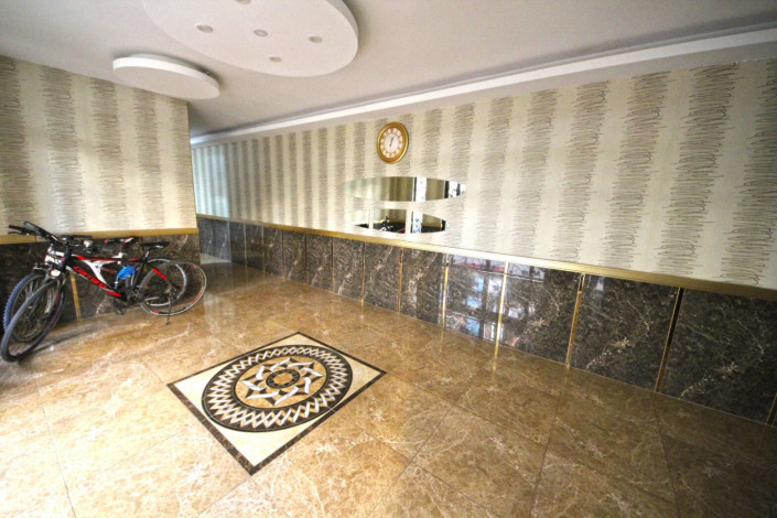 Трехкомнатная квартира в хорошем комплексе в районе Махмутлар, 100 м2 - Ракурс 2