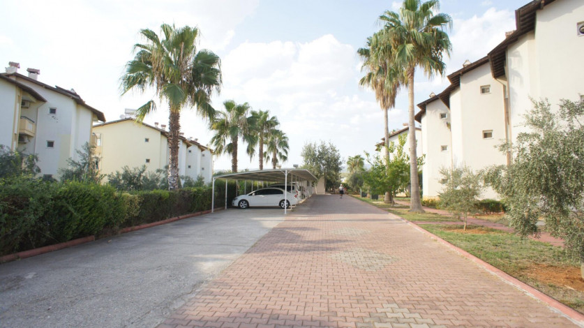 Просторный таунхаус 3+2 на первой береговой линии в районе Конаклы, 240 м2 - Ракурс 4