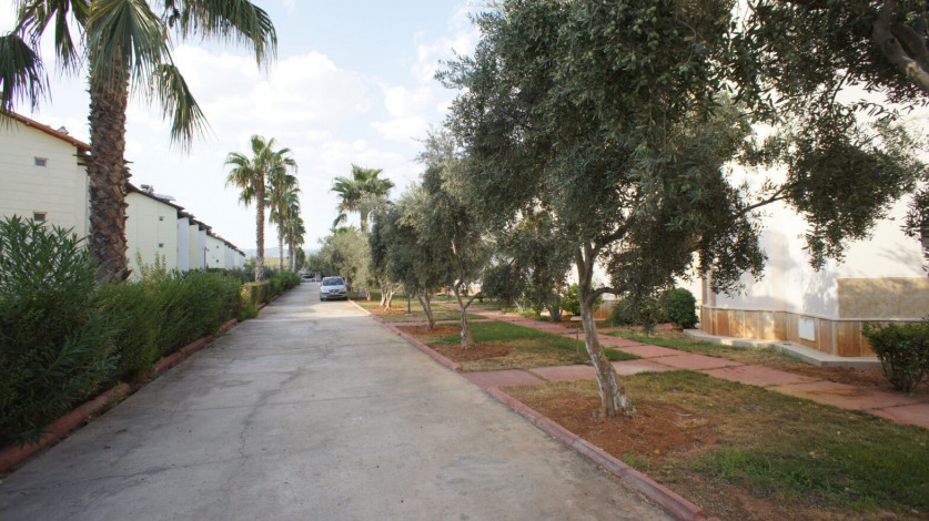 Просторный таунхаус 3+2 на первой береговой линии в районе Конаклы, 240 м2 - Ракурс 5