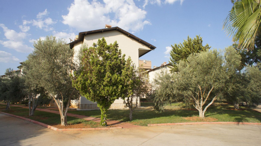 Просторный таунхаус 3+2 на первой береговой линии в районе Конаклы, 240 м2 - Ракурс 6