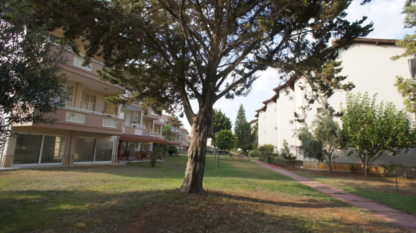 Просторный таунхаус 3+2 на первой береговой линии в районе Конаклы, 240 м2 - Ракурс 7