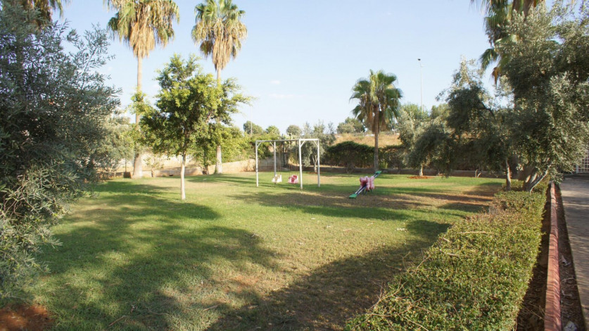 Просторный таунхаус 3+2 на первой береговой линии в районе Конаклы, 240 м2 - Ракурс 9