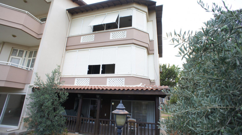 Просторный таунхаус 3+2 на первой береговой линии в районе Конаклы, 240 м2 - Ракурс 44