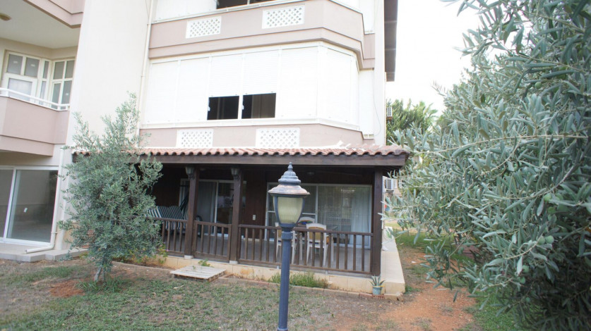 Просторный таунхаус 3+2 на первой береговой линии в районе Конаклы, 240 м2 - Ракурс 45