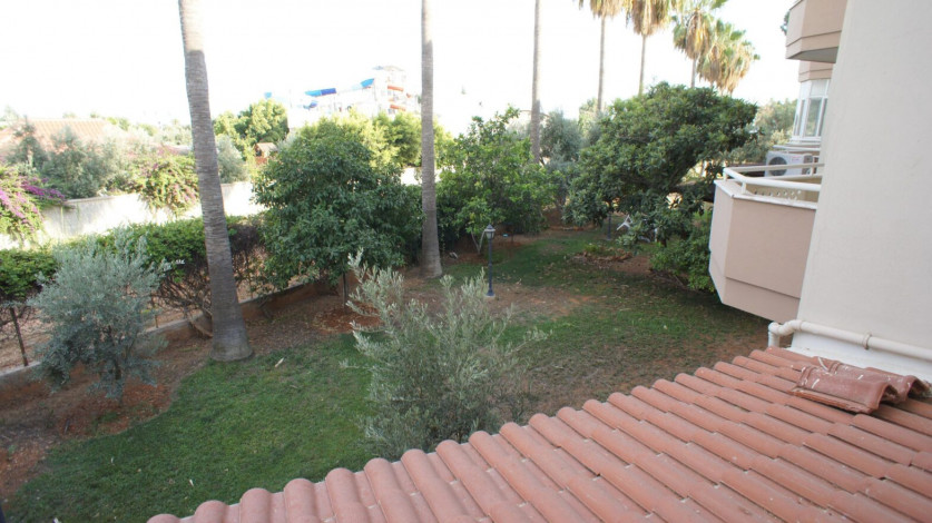 Просторный таунхаус 3+2 на первой береговой линии в районе Конаклы, 240 м2 - Ракурс 49