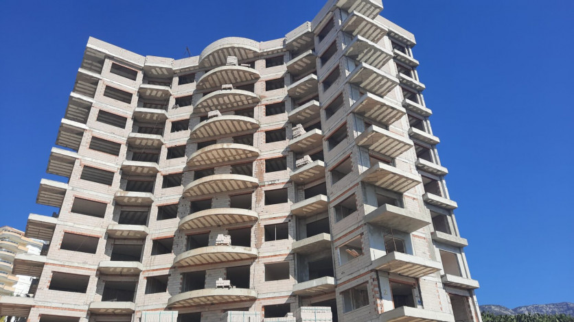 Проект на завершающем этапе строительства с видом на море и горы в районе Махмутлар, 52,4м-78,6м - Ракурс 4