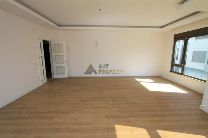 Трехкомнатная квартира в самом сердце Алании в новом доме, 165 м2 - Ракурс 3