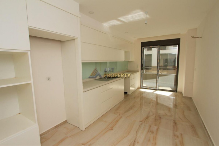 Трехкомнатная квартира в самом сердце Алании в новом доме, 165 м2 - Ракурс 7