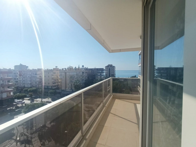 Трехкомнатные меблированные апартаменты с видом на море и горы в районе Махмутлар, 120м2 - Ракурс 5