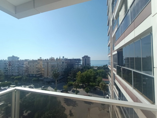 Трехкомнатные меблированные апартаменты с видом на море и горы в районе Махмутлар, 120м2 - Ракурс 6