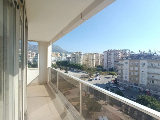 Трехкомнатные меблированные апартаменты с видом на море и горы в районе Махмутлар, 120м2 - Ракурс 7