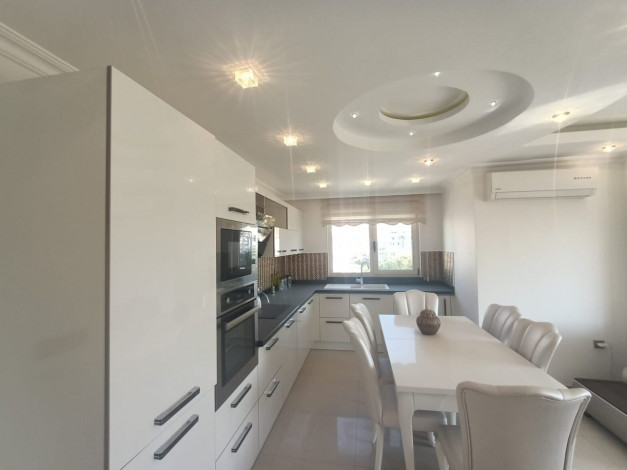 Трехкомнатные меблированные апартаменты с видом на море и горы в районе Махмутлар, 120м2 - Ракурс 10