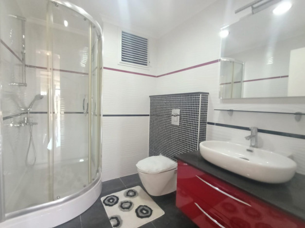 Трехкомнатные меблированные апартаменты с видом на море и горы в районе Махмутлар, 120м2 - Ракурс 12