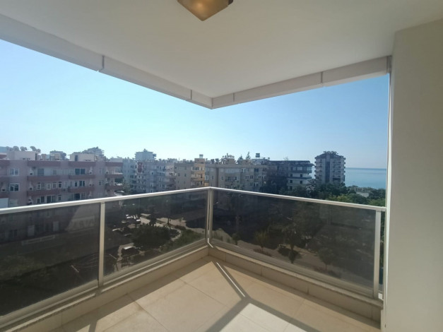 Трехкомнатные меблированные апартаменты с видом на море и горы в районе Махмутлар, 120м2 - Ракурс 15