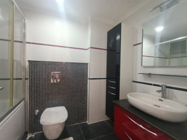 Трехкомнатные меблированные апартаменты с видом на море и горы в районе Махмутлар, 120м2 - Ракурс 22