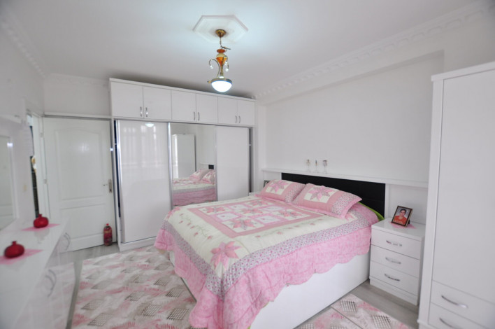 В 200 метрах от моря квартира 2+1 с отдельной кухней, район Махмутлар, 125 м2 - Ракурс 14