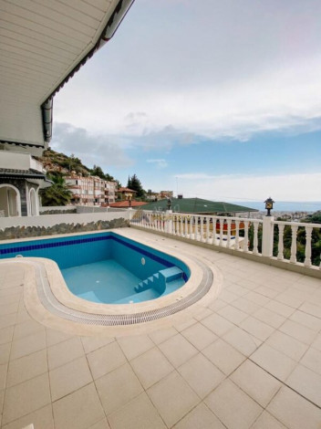 Полностью меблированная вилла 4+1 со бассейном и шикарным панорамным видом на Аланью, 300 м2 - Ракурс 2