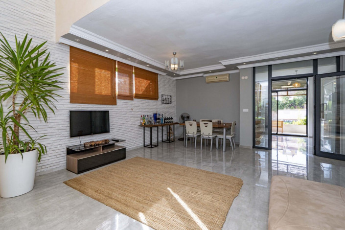 Меблированная трехэтажная VIP вилла 4+1 в районе Кестель, 530 м2 - Ракурс 2