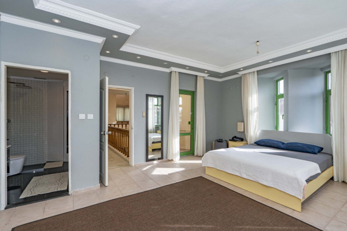 Меблированная трехэтажная VIP вилла 4+1 в районе Кестель, 530 м2 - Ракурс 3