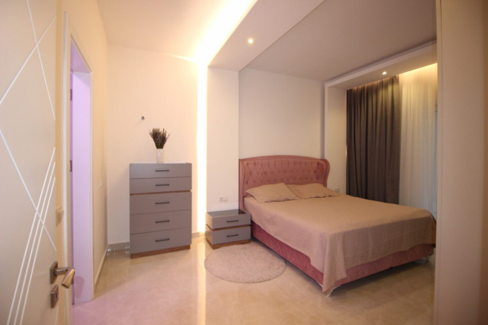 Трехкомнатная квартира с полами с подогревом в одном из больших комплексов района Махмтулар, 130 м2 - Ракурс 3