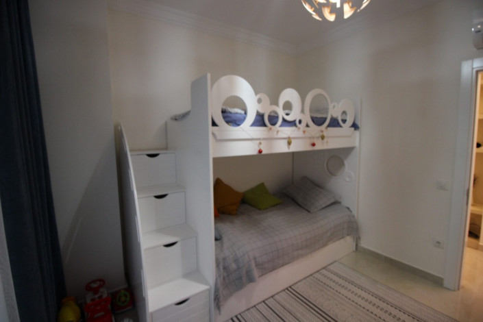 Трехкомнатная квартира с полами с подогревом в одном из больших комплексов района Махмтулар, 130 м2 - Ракурс 4