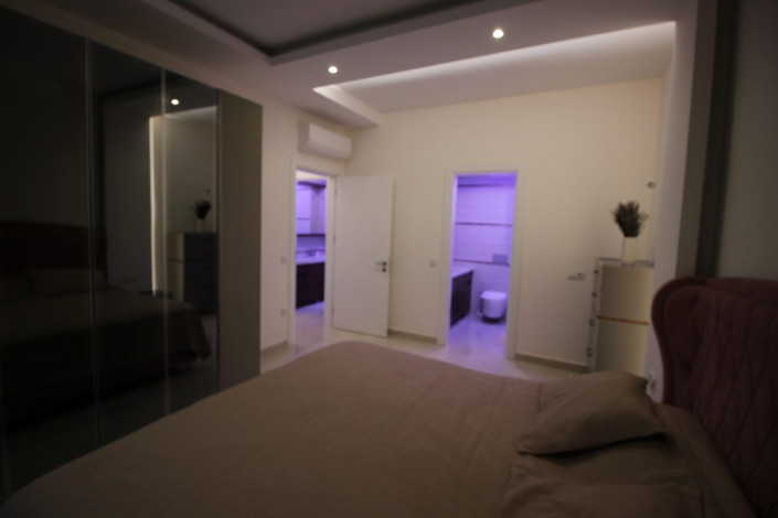 Трехкомнатная квартира с полами с подогревом в одном из больших комплексов района Махмтулар, 130 м2 - Ракурс 7