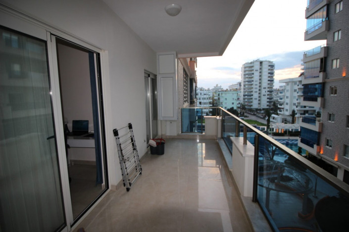 Трехкомнатная квартира с полами с подогревом в одном из больших комплексов района Махмтулар, 130 м2 - Ракурс 18